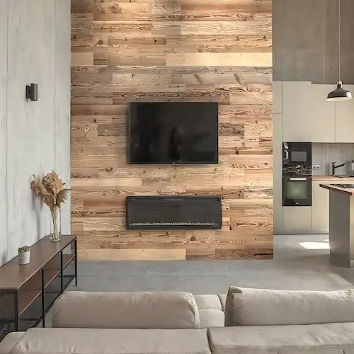  Un salon moderne avec des murs en bois ancien et une télévision 