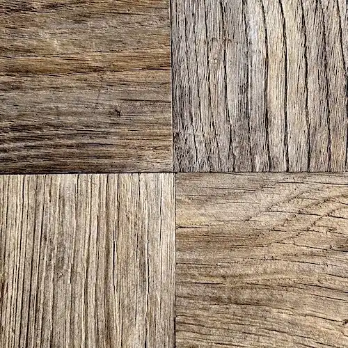  Une image en gros plan d’un plancher en bois de récupération 