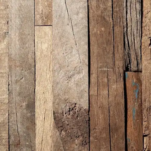  Une image en gros plan d’un mur en bois de vieux chêne 