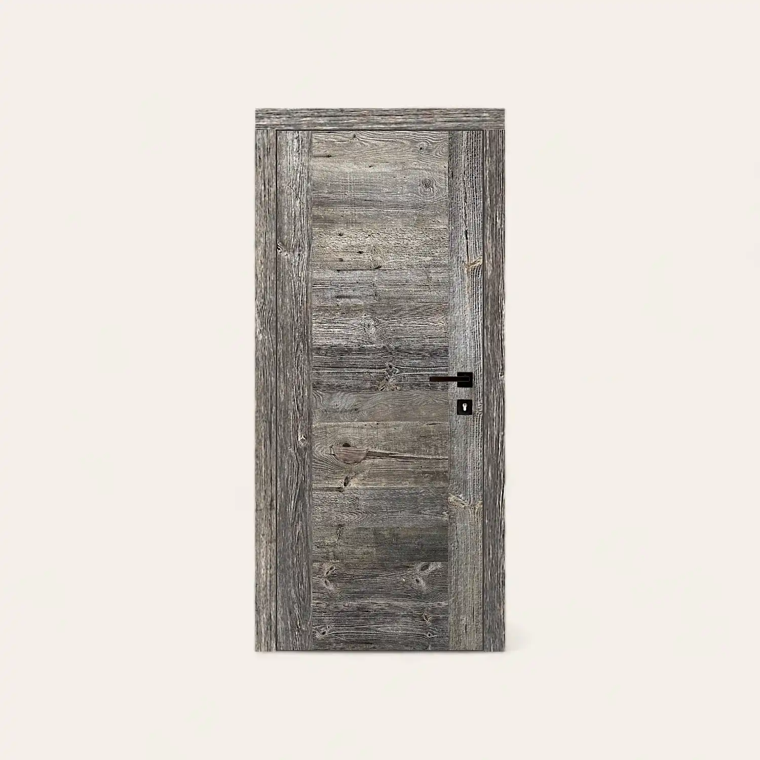  Une porte de grange en bois rustique gris sur fond blanc. 