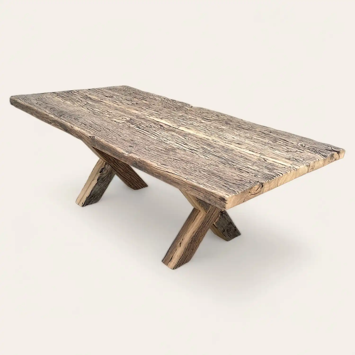  Table à manger fond de wagon en bois récupéré. 