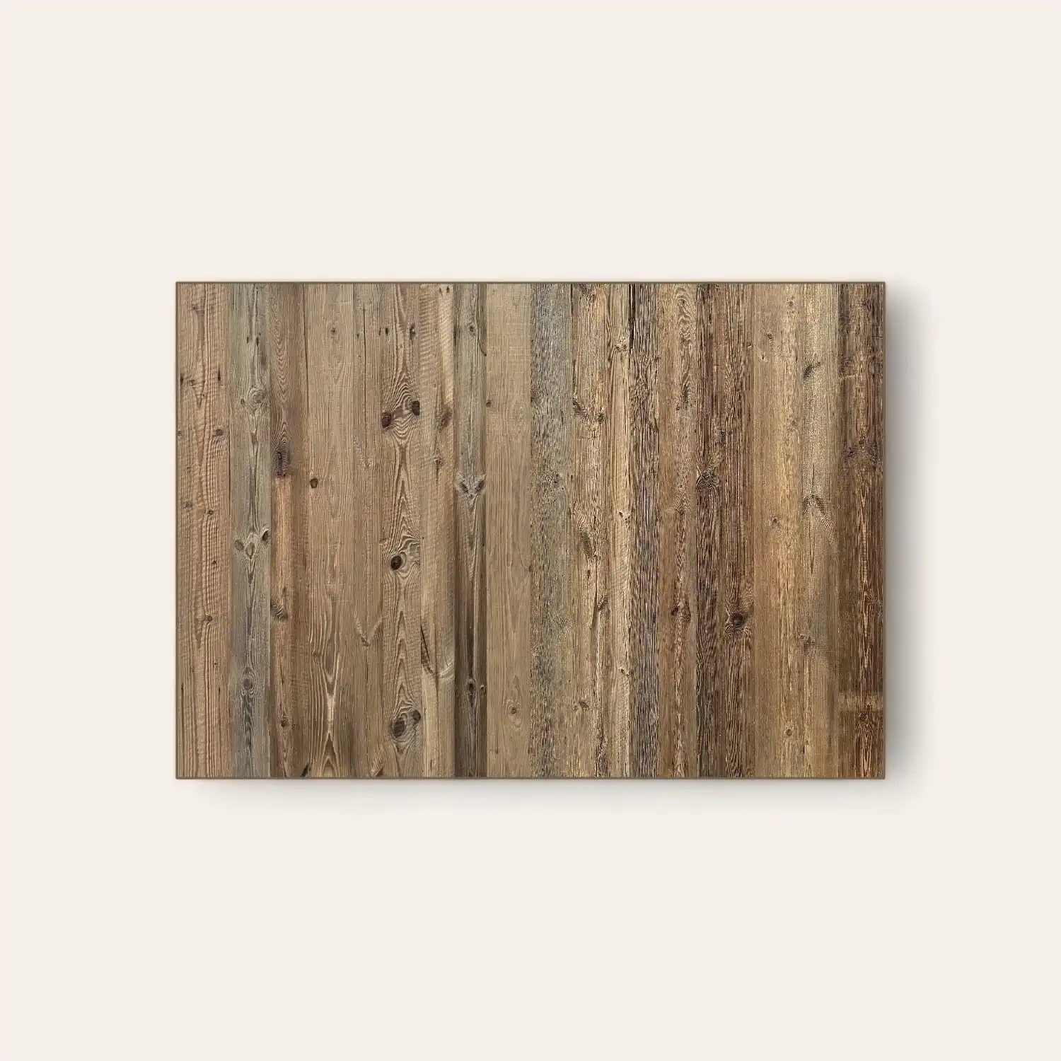  Tête de lit en bois rustique avec différentes nuances de brun. 